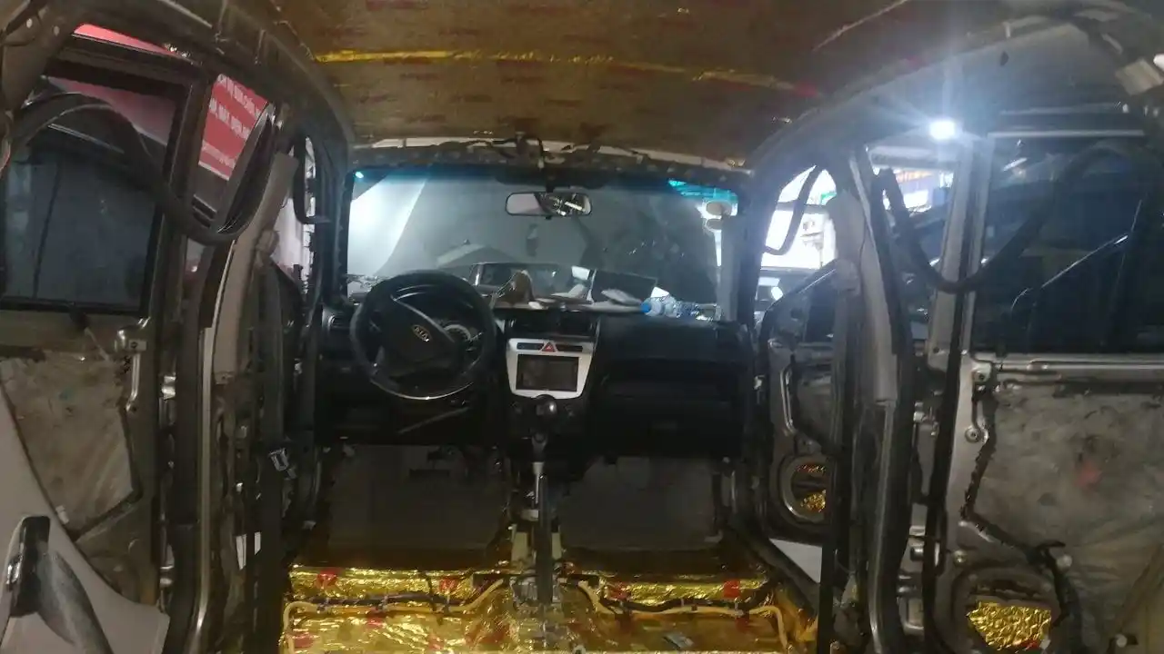 dán cách âm chống ồn cho xe ô tô cao cấp