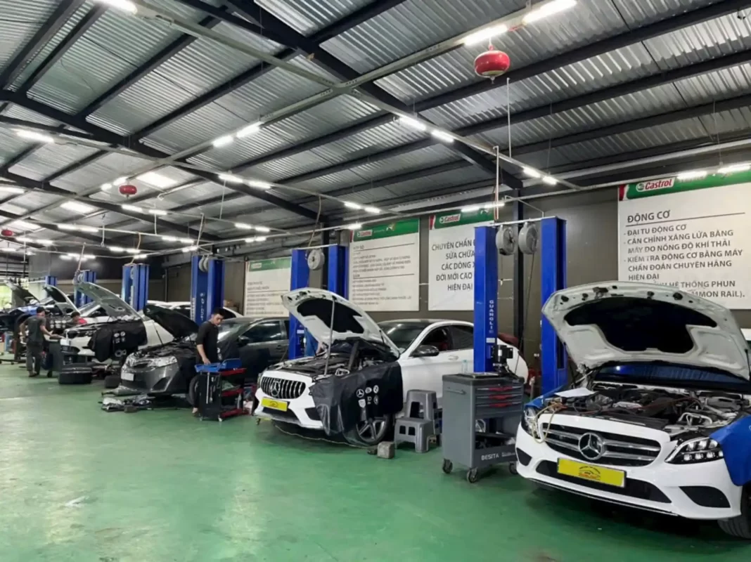 Garage chuyên sửa chữa động cơ Mercedes-Benz