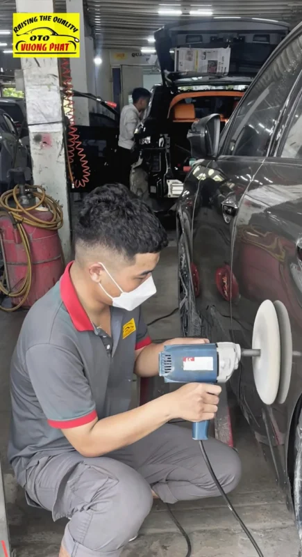 Garage đánh bóng làm đẹp xe ô tô chuyên nghiệp, chất lượng cao tại Gò Vấp HCM