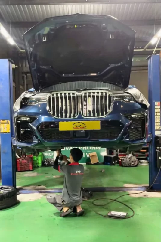 Sửa chữa gầm xe ô tô BMW X7 chuyên nghiệp tại Garage Vương Phát