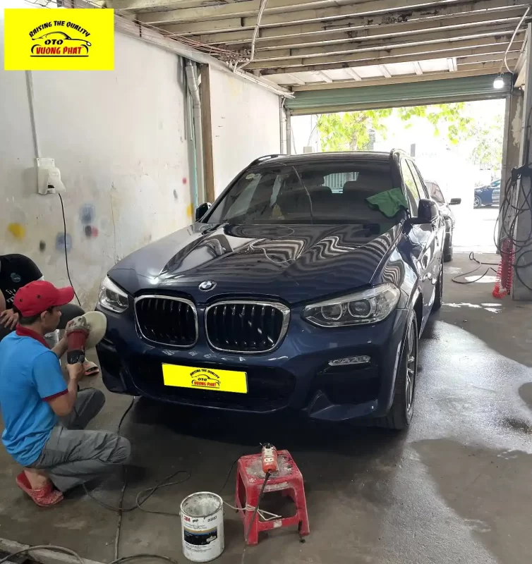 Đánh bóng làm đẹp xe BMW