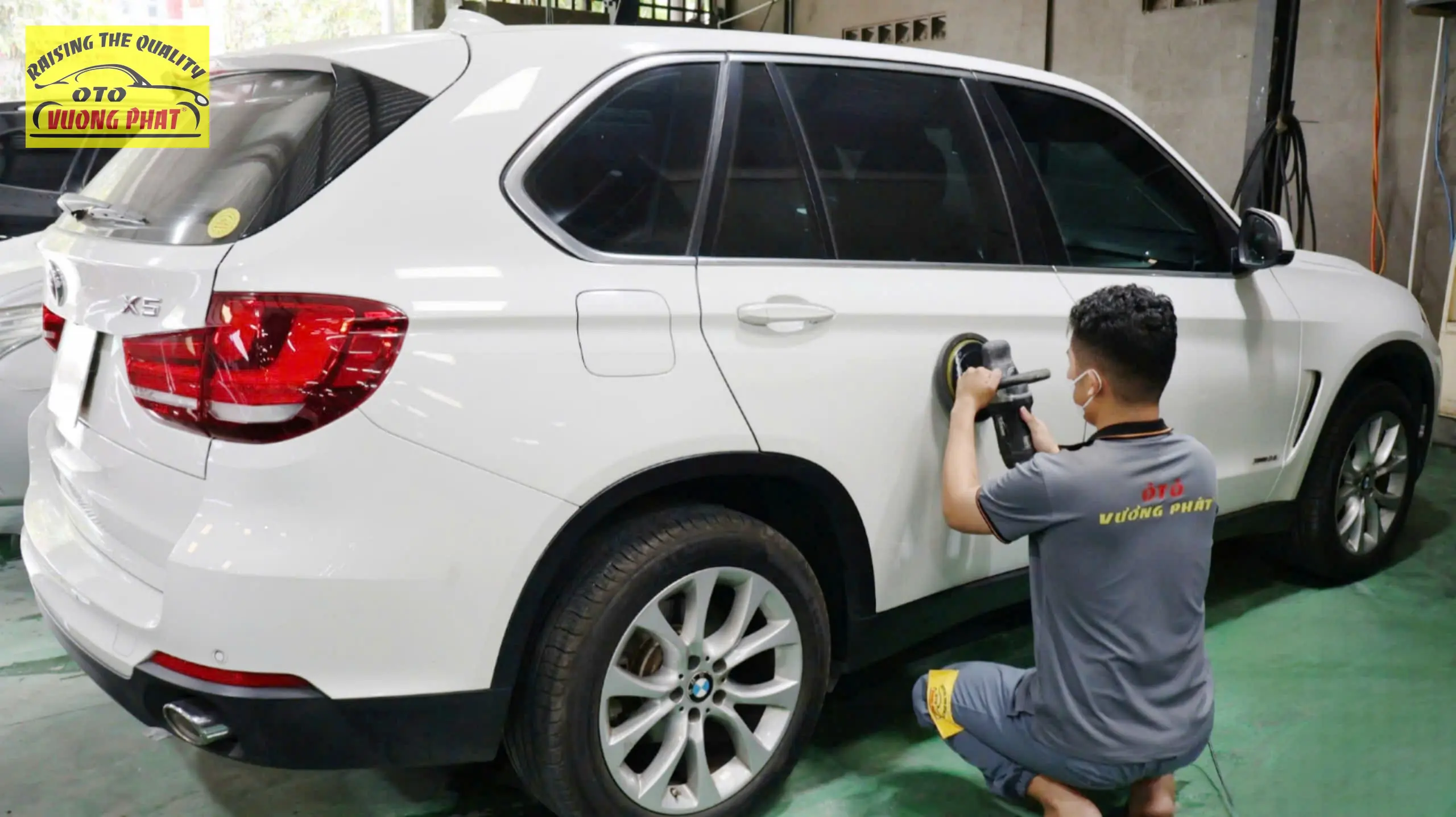 Đánh bóng làm đẹp xe BMW X5