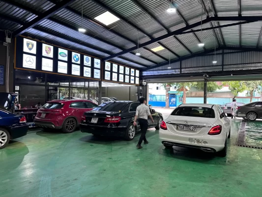 Garage chuyên sửa chữa xe BMW