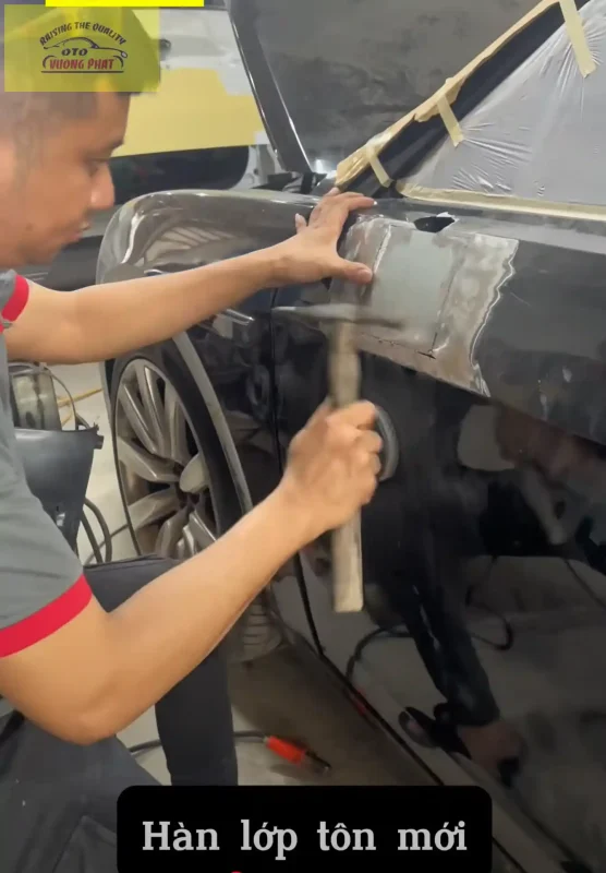 Nguyên nhân và cách khắc phục sơn xe ô tô bị phồng rộp tại Garage Vương Phát Sơn xe ô tô bị phồng rộp