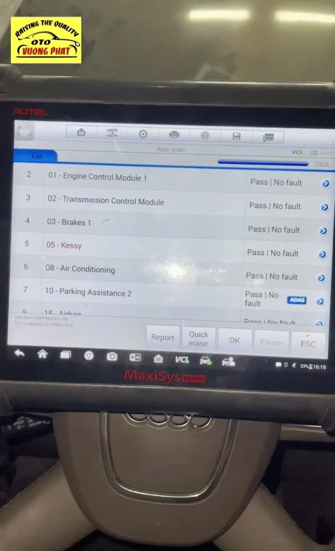 kiểm tra xe Audi bằng máy chẩn đoán hiện đại