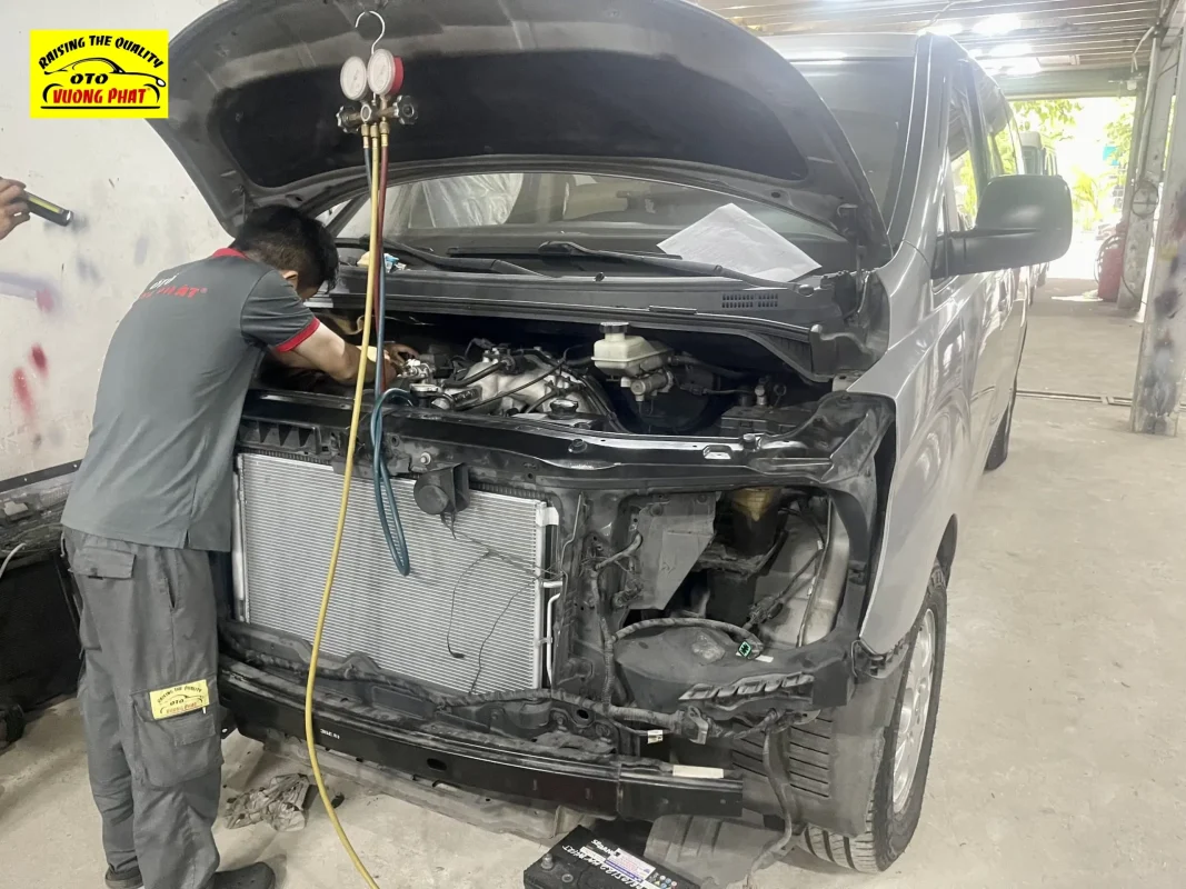 Thay thế giàn nóng xe Hyundai bị mục xì