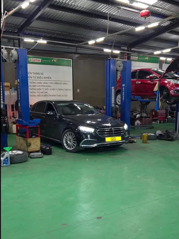 Tiếp nhận xe chuẩn bị kiểm tra