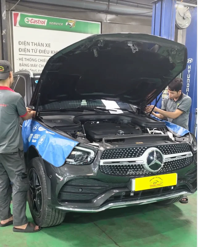 Lắp cảm biến áp suất lốp Mercedes Benz GLC 300