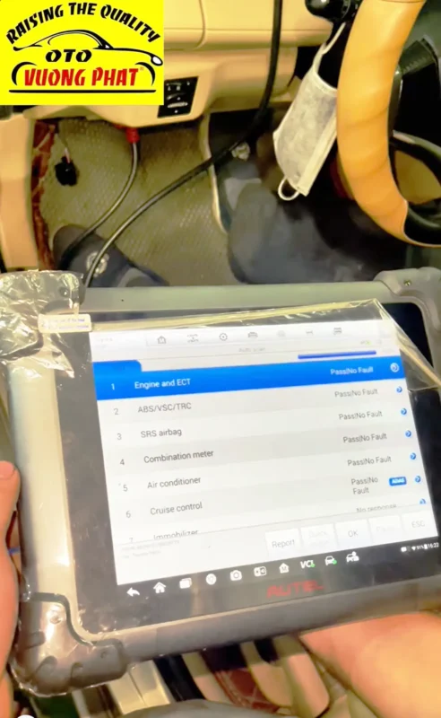 Kiểm tra hệ thống hộp số bằng máy chẩn đoán chuyên nghiệp