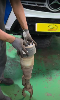 Thay bầu hơi phuộc Mercedes GLS 350