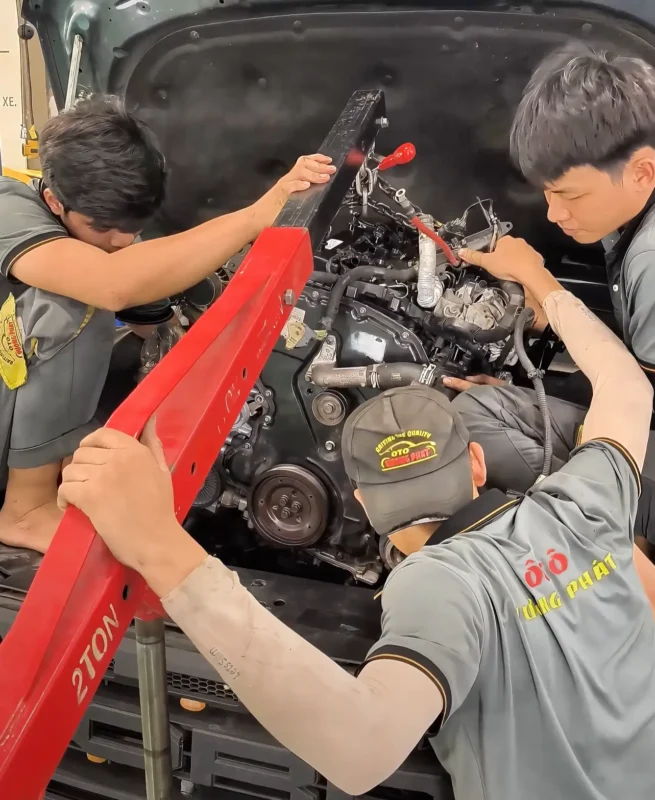 Garage chuyên sửa chữa động cơ Ford Ranger hao nhớt ra khói Sửa chữa động cơ Ford Ranger