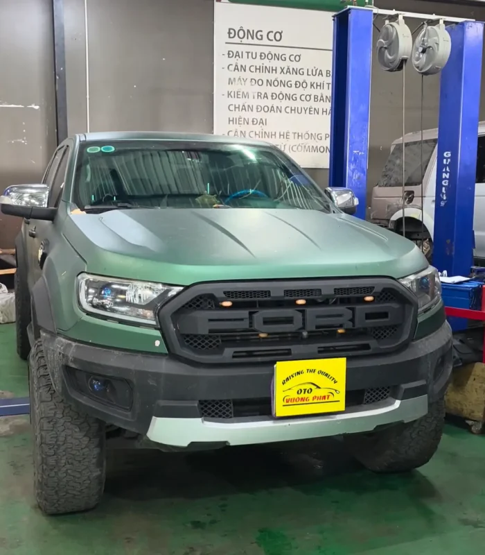 Sửa chữa động cơ Ford Ranger hao nhớt ra khói