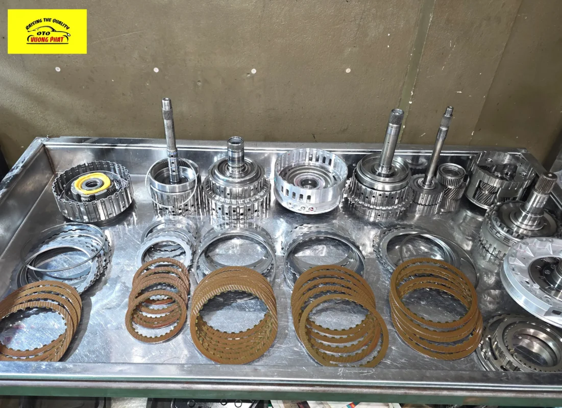 Garage Chuyên Sửa Chữa Hộp Số BMW Uy Tín Số 1 Tại TP. Hồ Chí Minh Bàn ráp hộp số chuyên nghiệp sạch sẽ